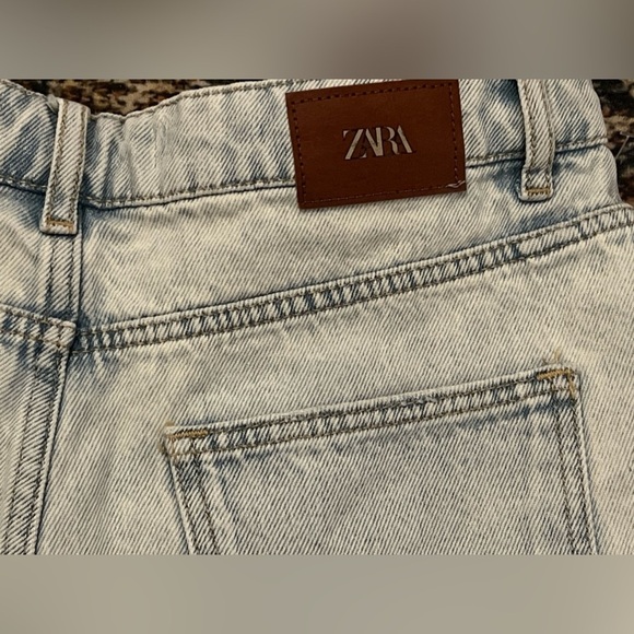 Zara Denim Shorts | Size 4 - Picture 4 of 4